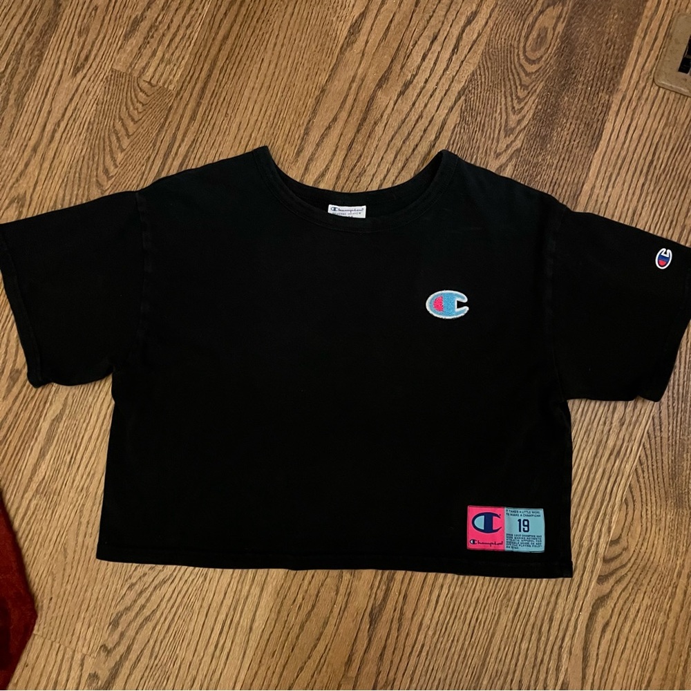 Champion Tee Shirt T Black Cropped Oversized patch detail